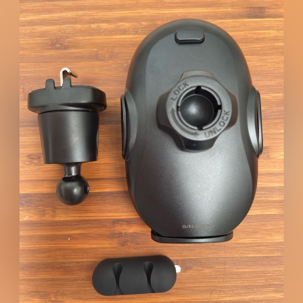HTU 360 rotation air vent Black Car Phone Holder - Picture 2 of 6